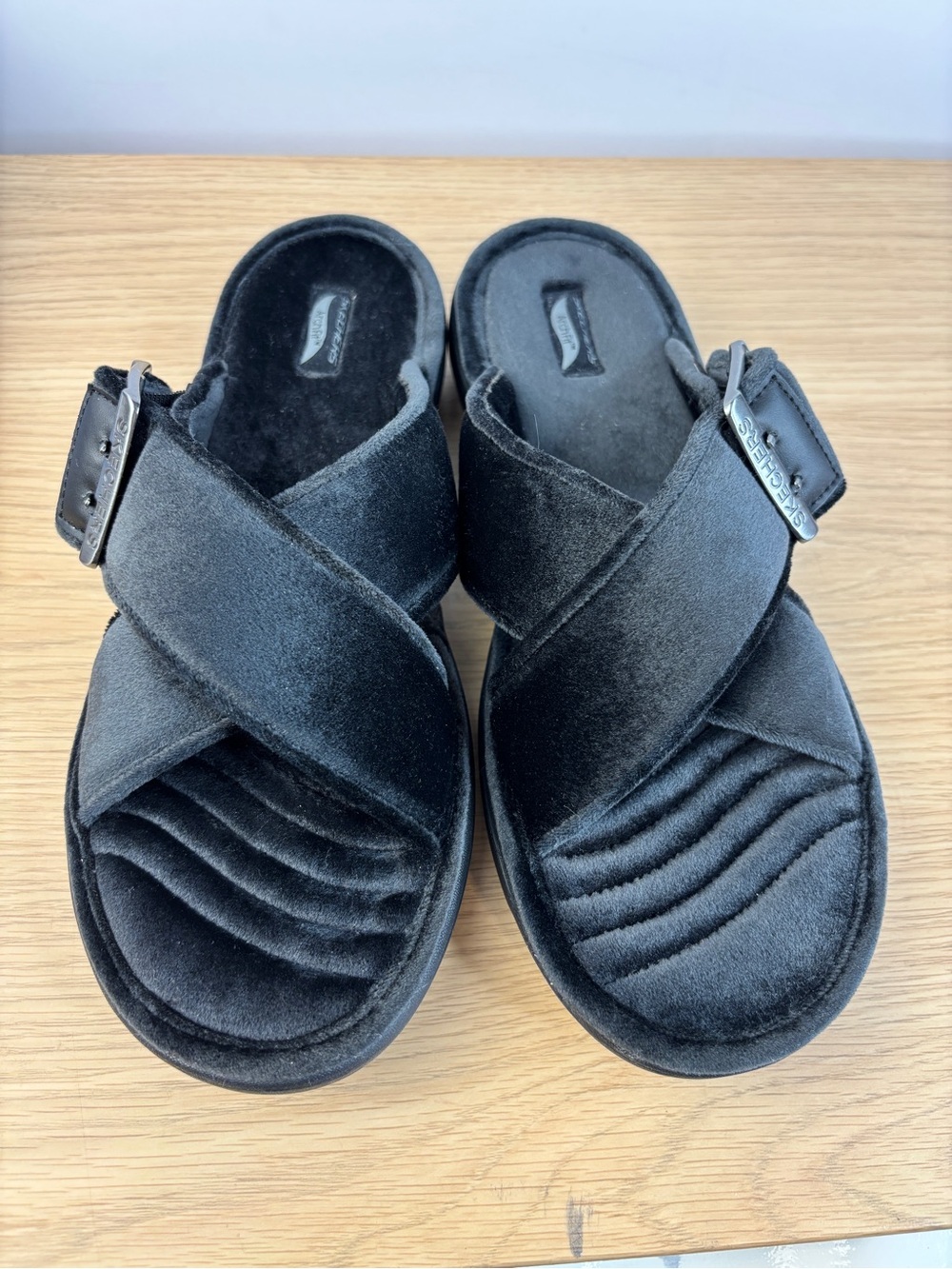 Skechers Arch Fit “GO WALK” Black Velvet Sandals Woman’s 10 NEW!